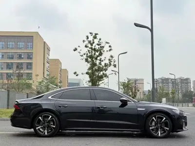 Audi A7L