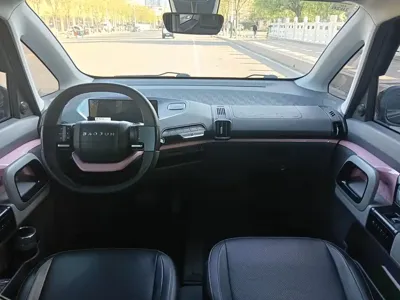Baojun E300