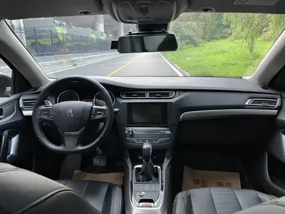 Peugeot 408