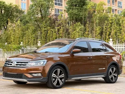 Volkswagen Cross Lavida
