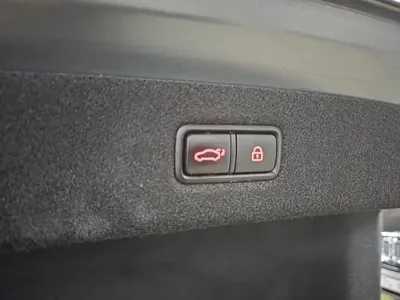 Genesis EQ900