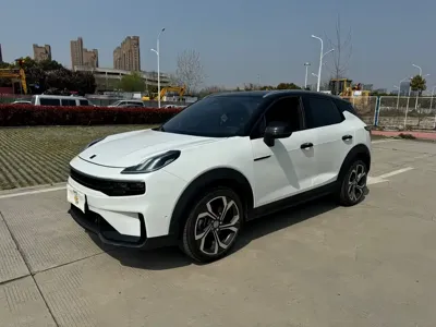 Lynk & Co 06