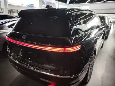 Nio ES8