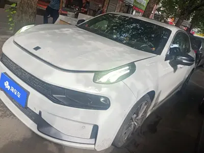 Lynk & Co 03