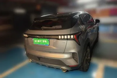 Lynk & Co 06