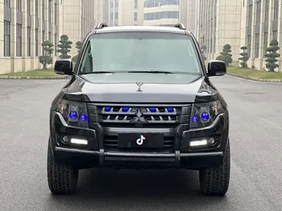Mitsubishi Pajero (Import)