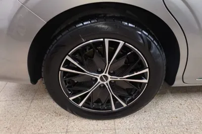 Roewe iMAX8