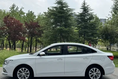 Roewe i5
