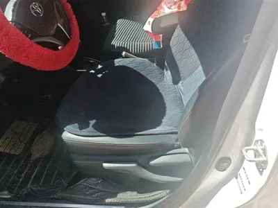 Toyota Yaris L