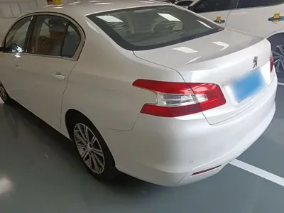 Peugeot 408