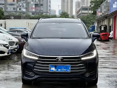BYD MAX