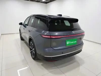 Nio ES8