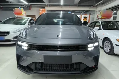 Lynk & Co 06