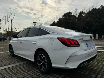 MG MG5