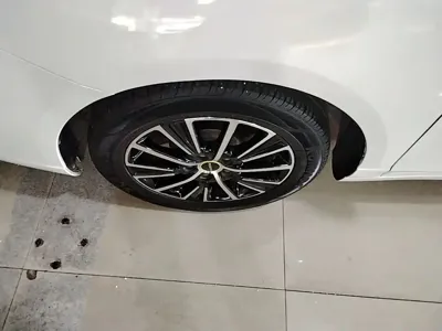 Roewe i5