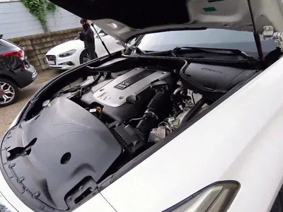 Infiniti Q70