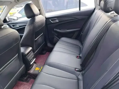 Roewe i5
