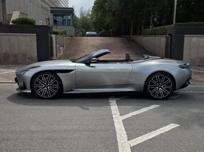 Astonmartin DB12
