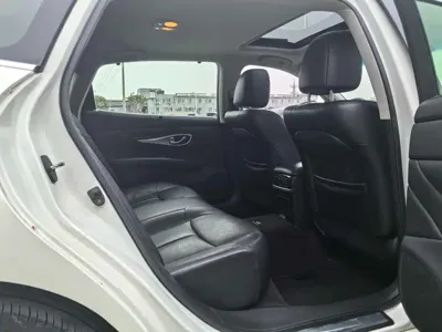Infiniti M