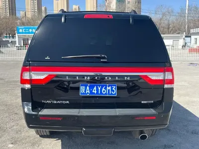 Lincoln Navigator