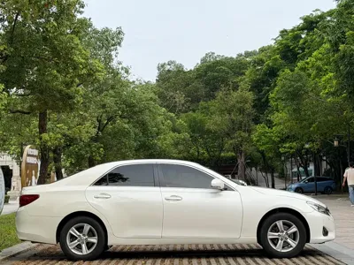 Toyota Reiz