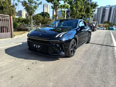 Lynk & Co 03