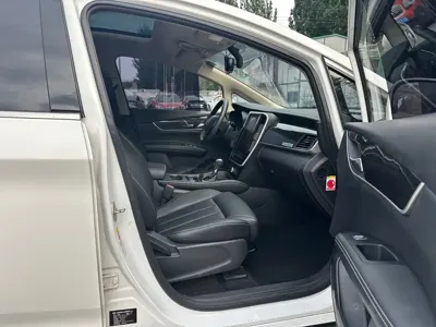 BYD MAX