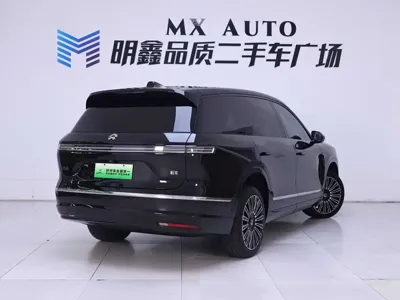 Nio ES8