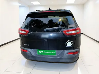 Jeep Cherokee (Import)