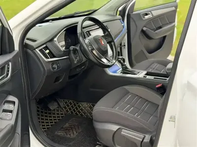 Roewe RX5