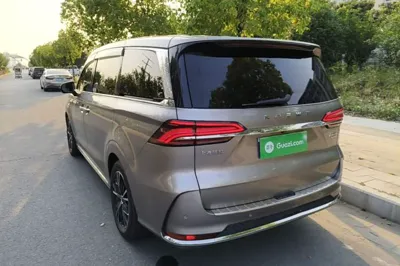 Roewe iMAX8