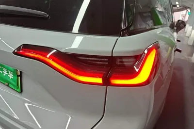 Nio ES8