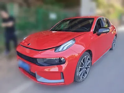 Lynk & Co 03