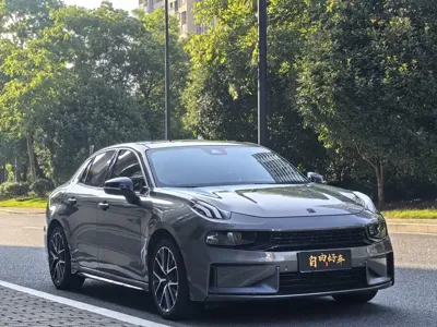 Lynk & Co 03