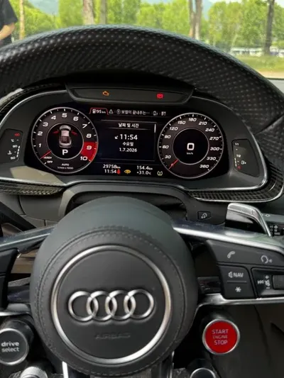 Audi R8