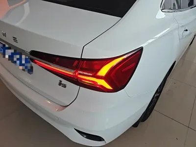 Roewe i5