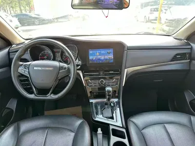 Venucia T70
