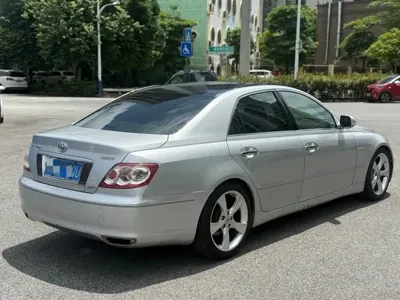 Toyota Reiz