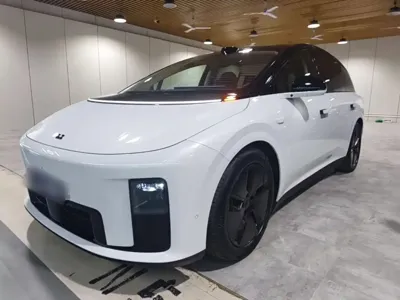 Li Auto 理想i8