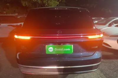 Nio ES8