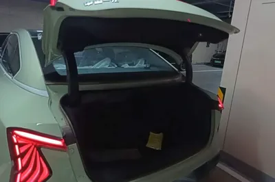 Hongqi EH7