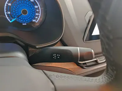 Hongqi Hongqi E-QM5