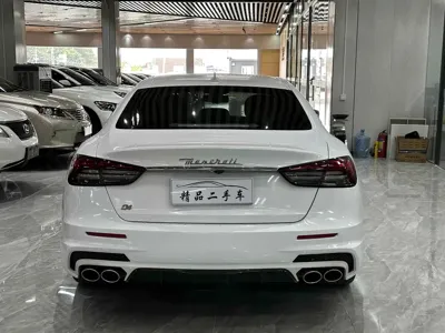 Maserati Quattroporte