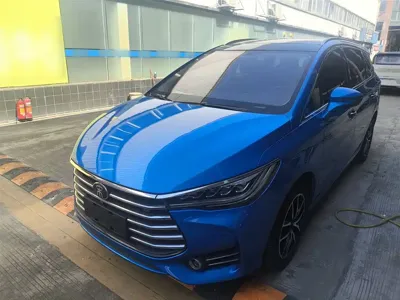 BYD MAX
