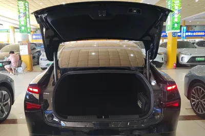 Xpeng P7
