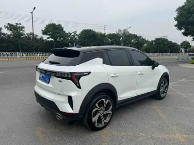 Lynk & Co 06