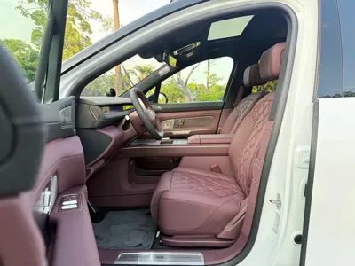 Nio ES8
