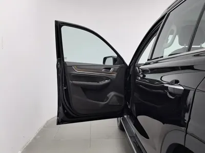 Roewe RX8