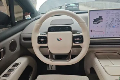 Li Auto Li Auto i6