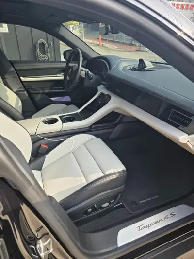 Porsche Taycan